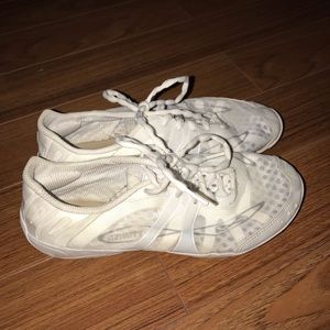 nfinity vengeance nf cheer shoe